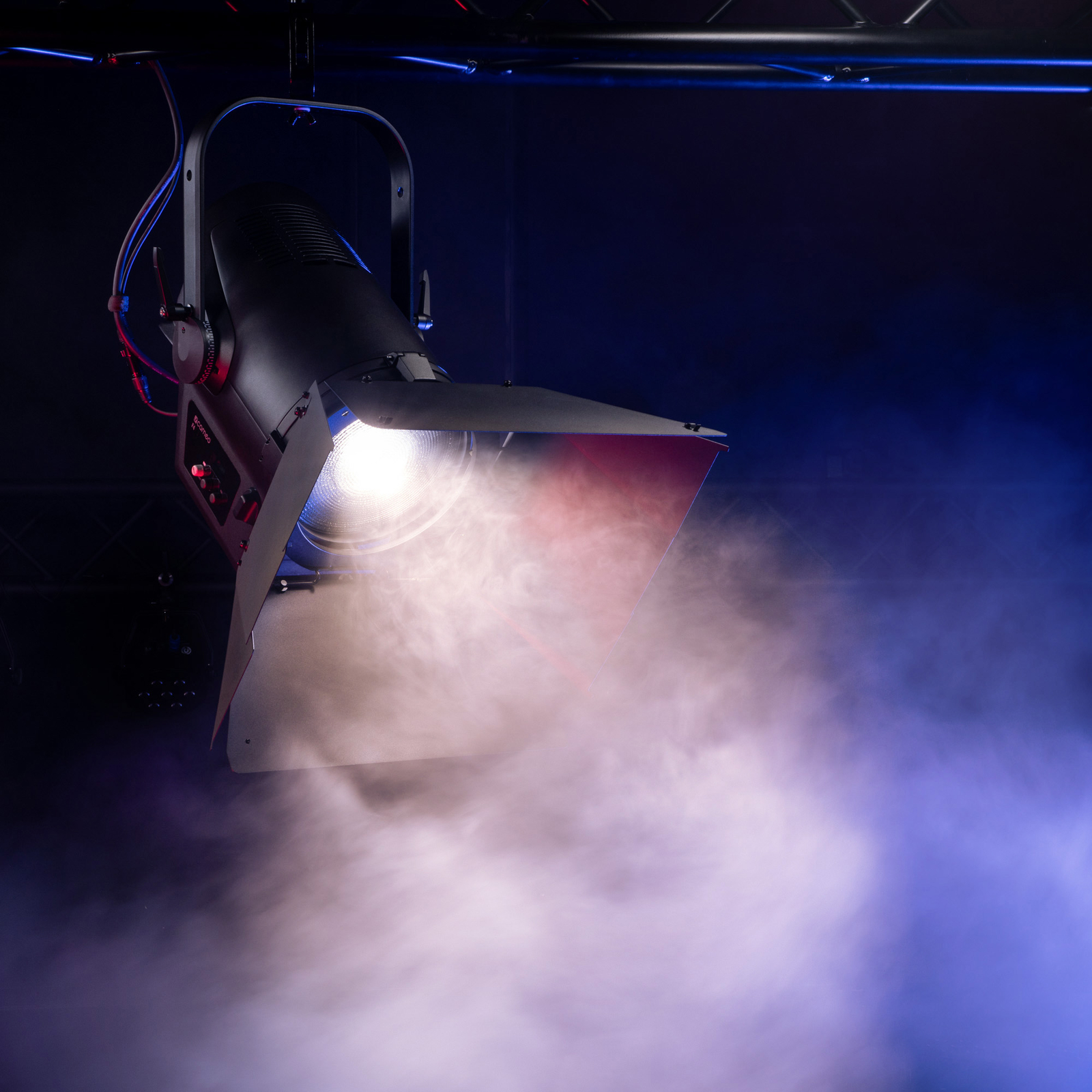 Cameo F4 T Kraftig 29500 lm Fresnel spotlight med tungsten LED - Bilde 3